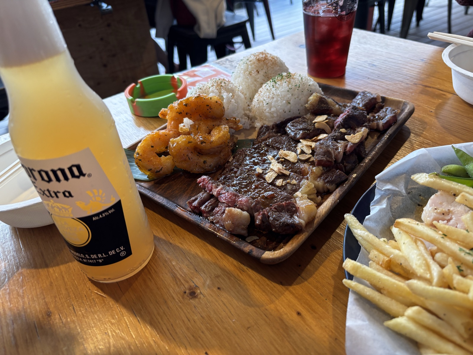 ノルベサ屋上ビアガーデン実食レポ｜アロハアミーゴの飲み放題付きセット4,300円・予約・雨の日は？【すすきの2026】