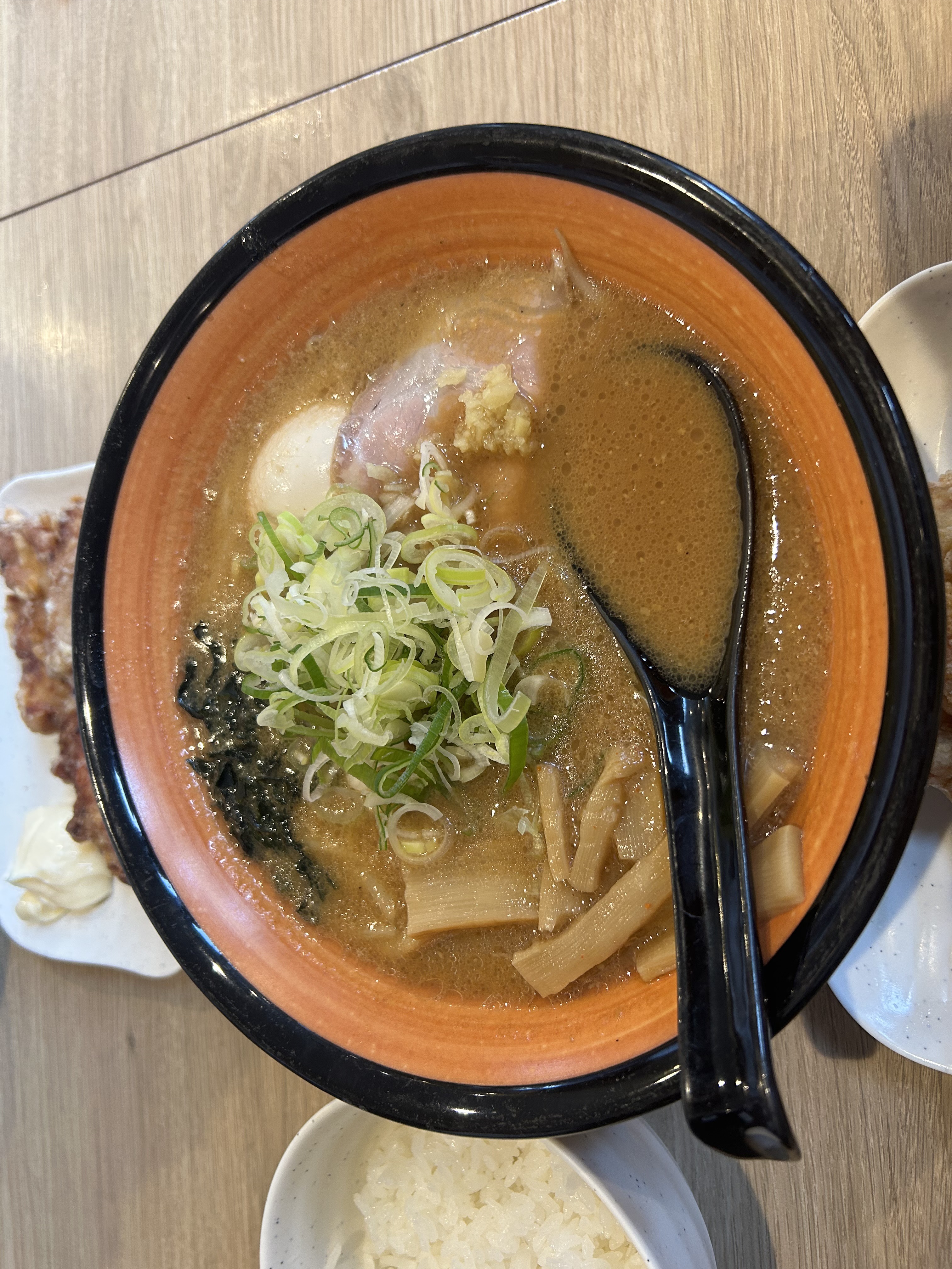 ラーメンより「むしろザンギ」が名物。麺や虎鉄 西岡店レポ